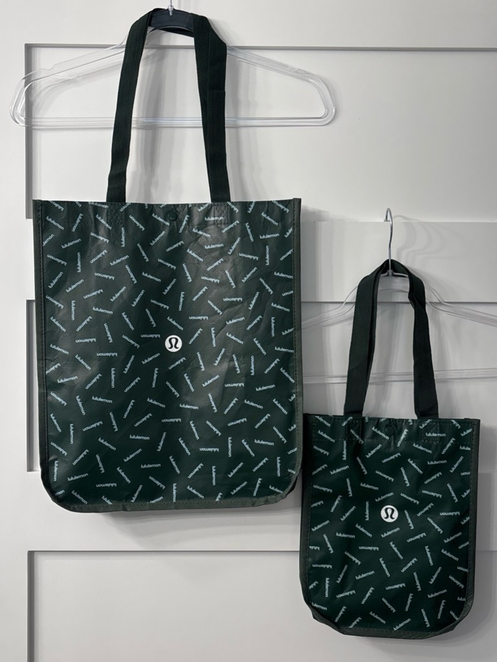 lululemon athletica Matching Green Tote Bag Bundle x2 Snap Closure Logo Bags